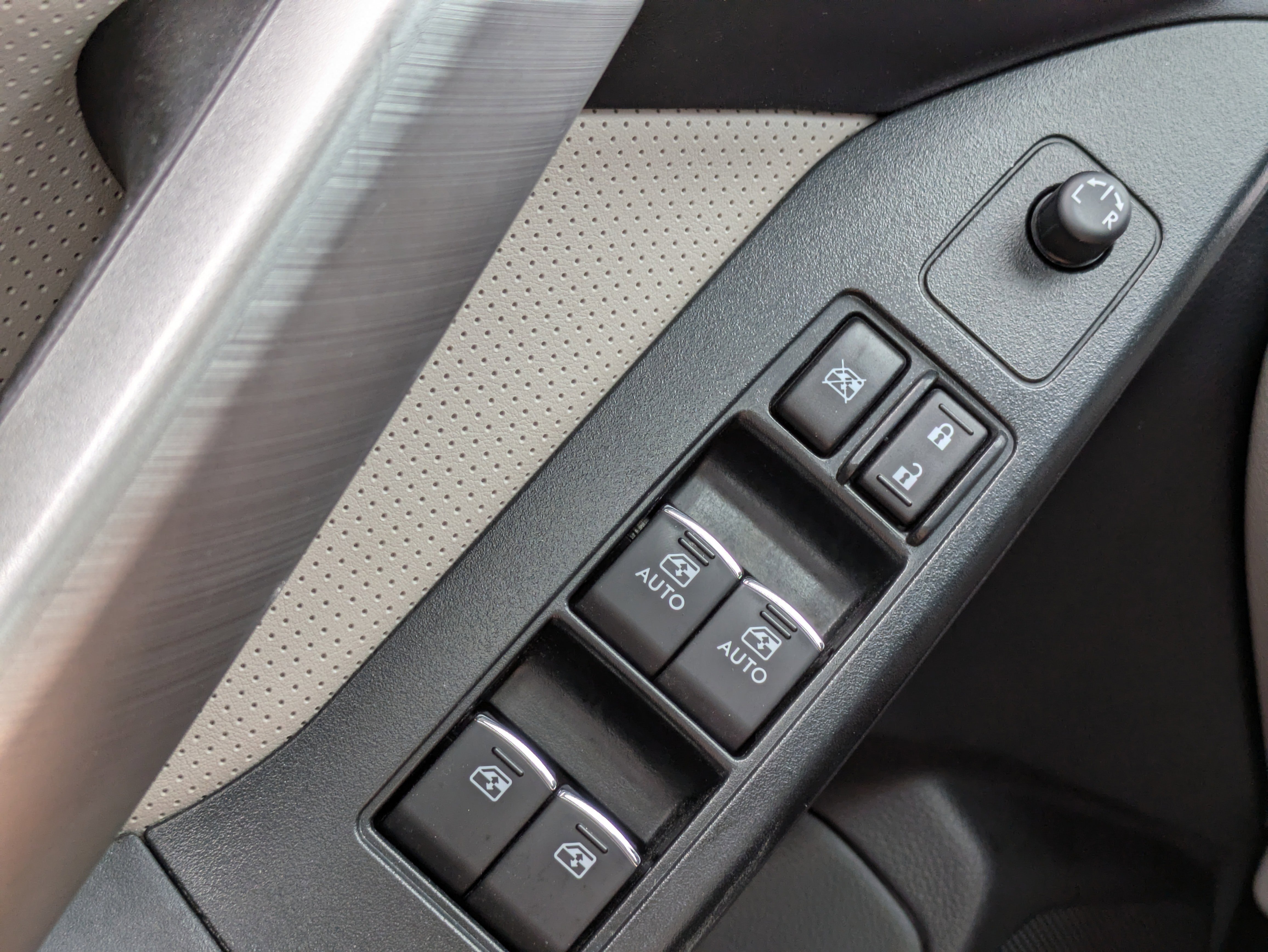 Used 2017 Subaru Forester 2.5i Limited image 23