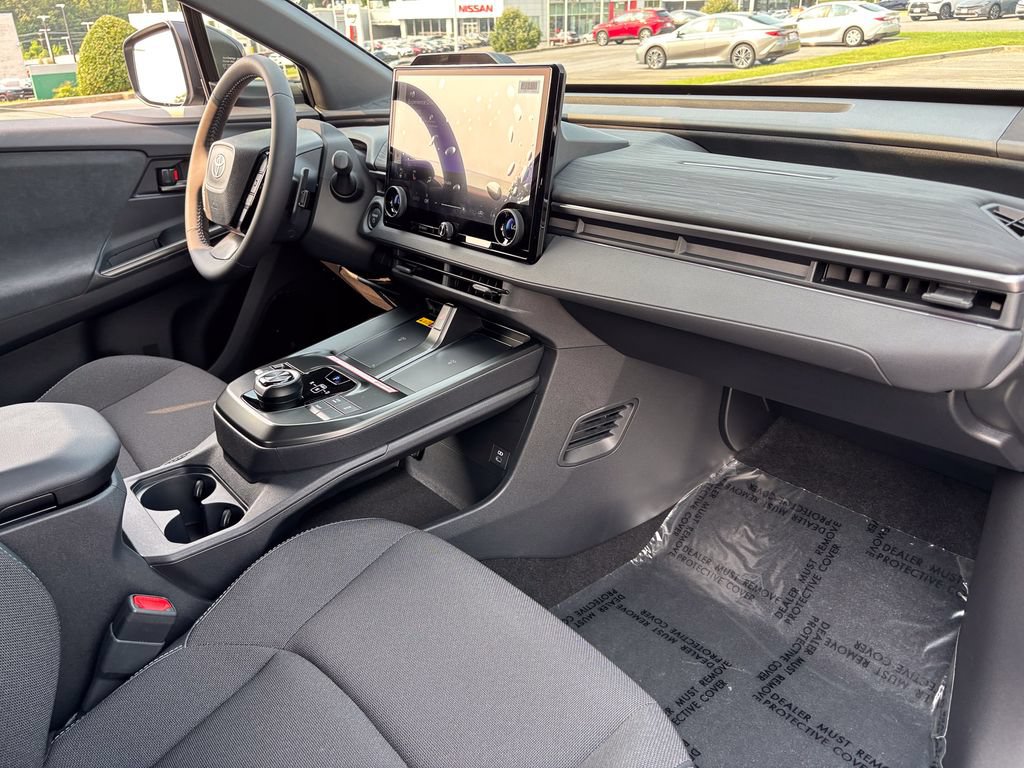 Used 2026 Toyota C-HR AWD/4WD image 38