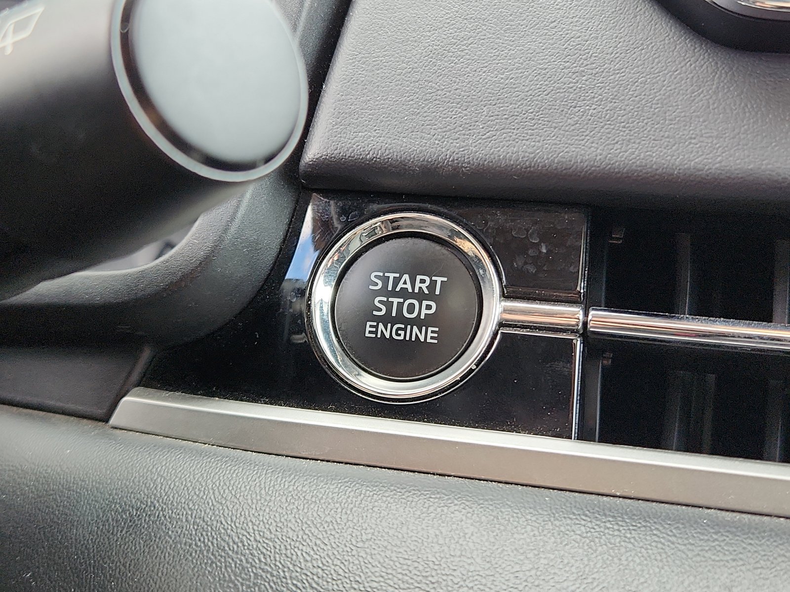 Used 2024 Mitsubishi Outlander SE image 20