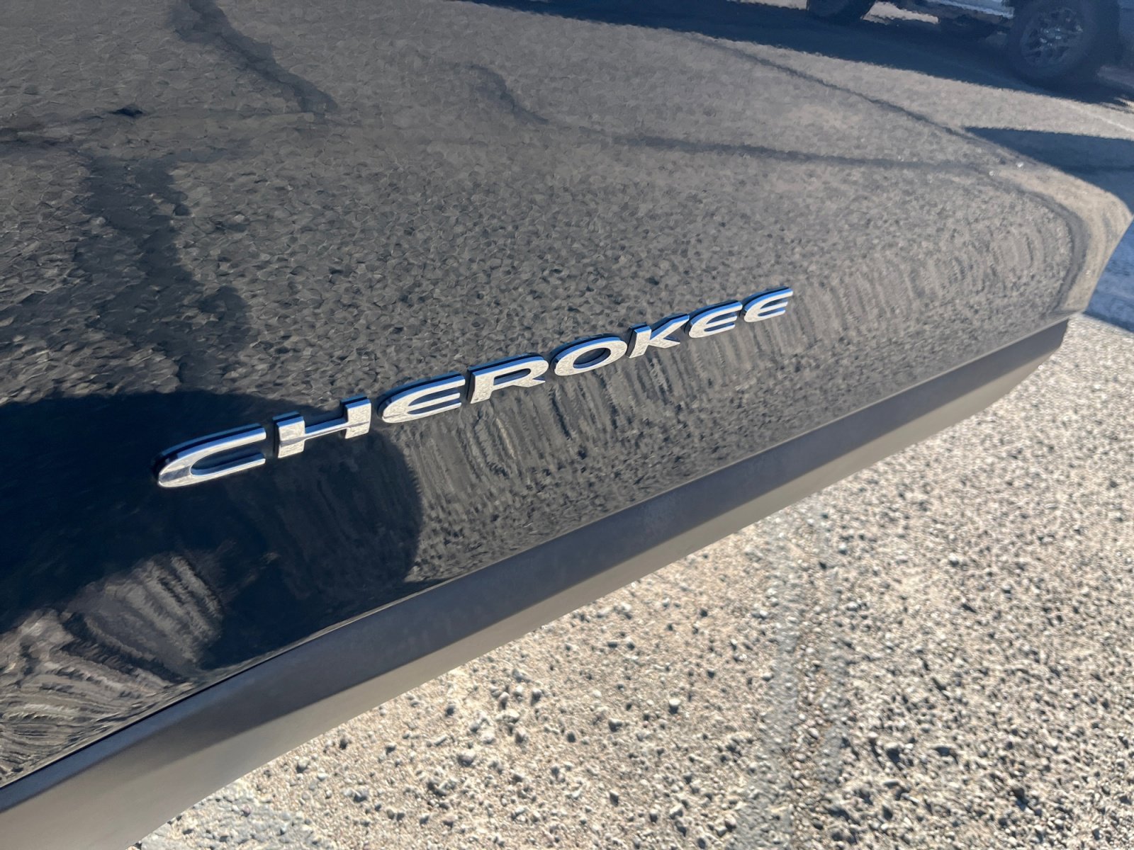 Used 2018 Jeep Cherokee Latitude Plus image 24