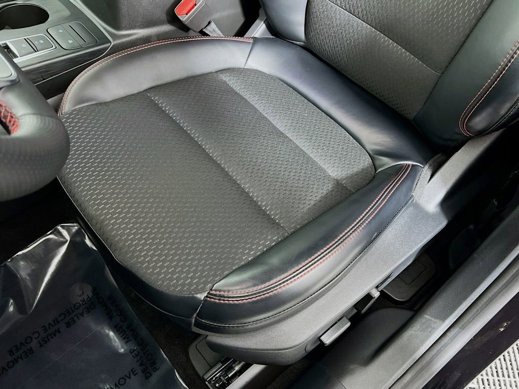 Used 2025 Ford Escape ST-Line image 18