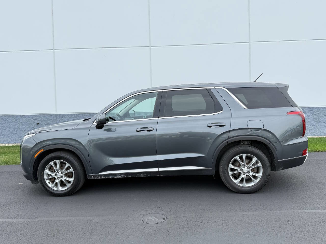 Used 2021 Hyundai Palisade SE image 2