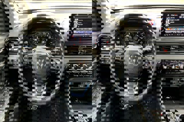 Used 2023 Honda Pilot Elite image 4