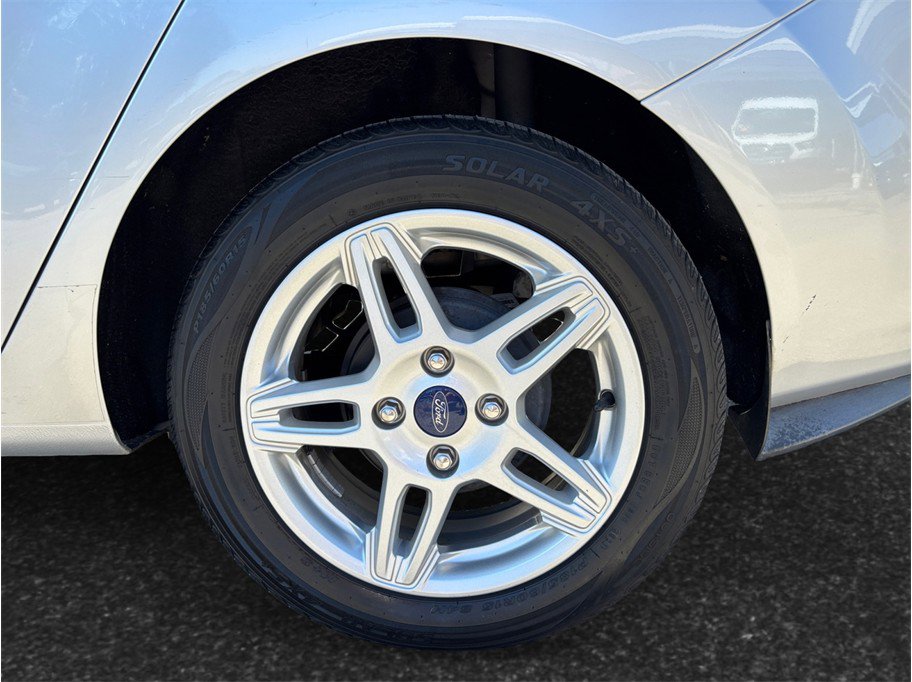 Used 2018 Ford Fiesta SE w/ Cold Weather Package image 13