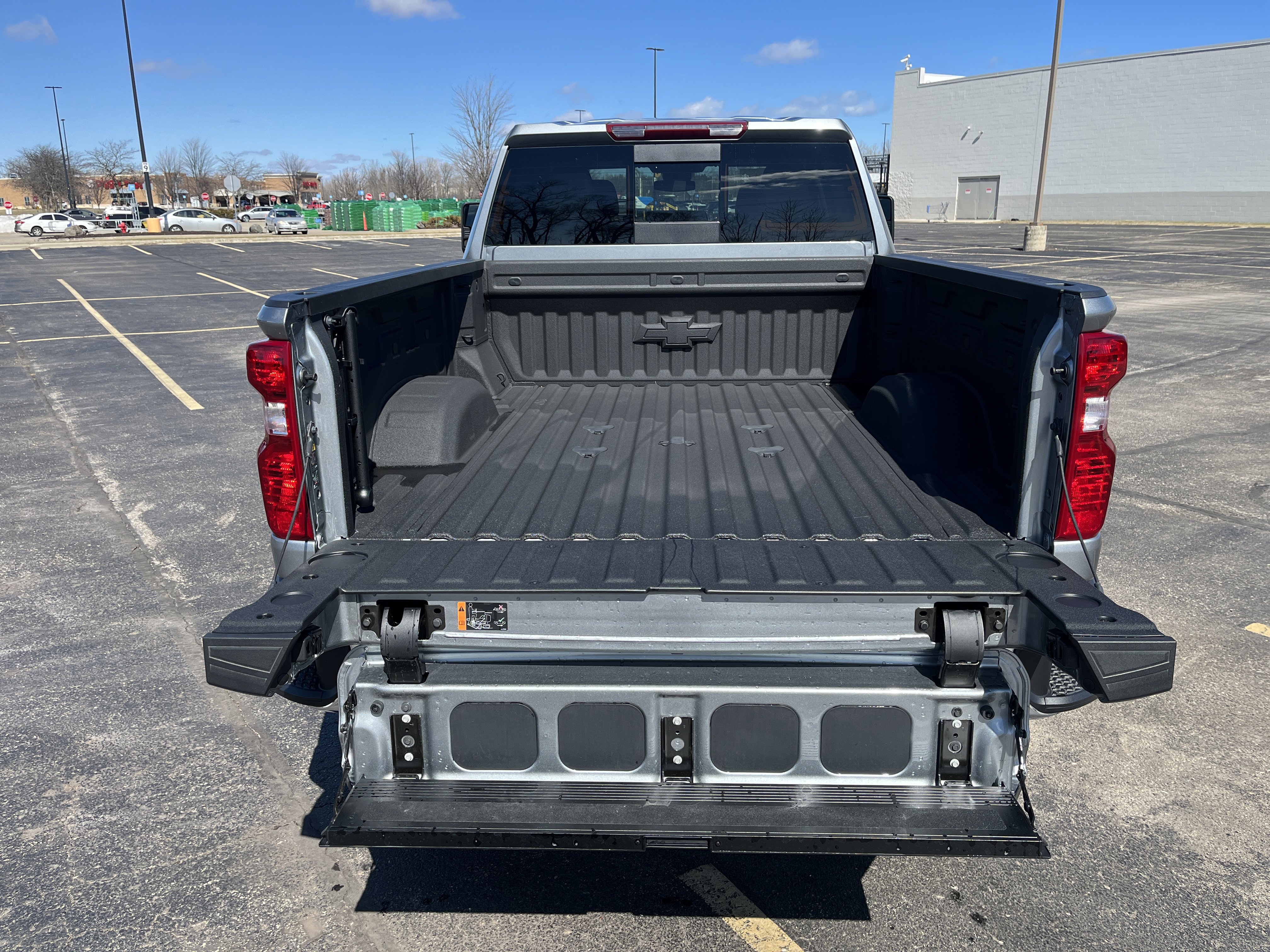 Used 2025 Chevrolet Silverado 2500 LT image 9