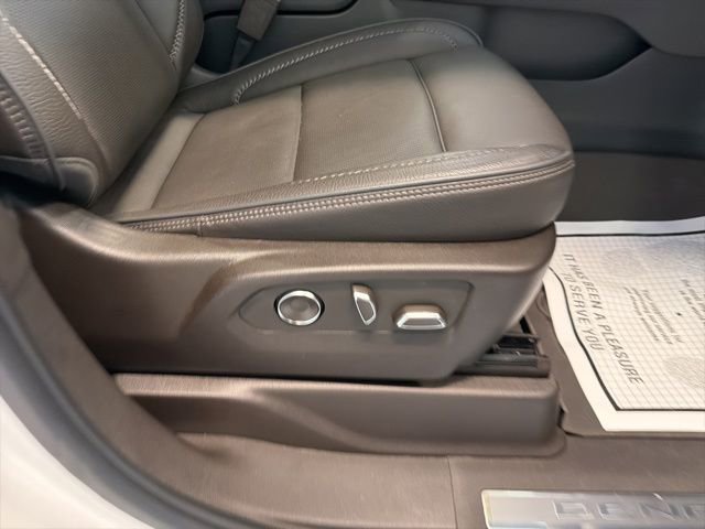 Used 2023 GMC Yukon Denali AWD/4WD image 20