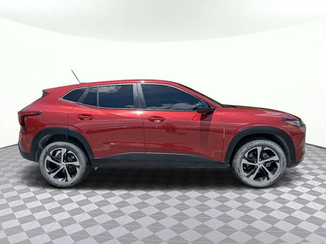Used 2024 Chevrolet Trax RS FWD image 2
