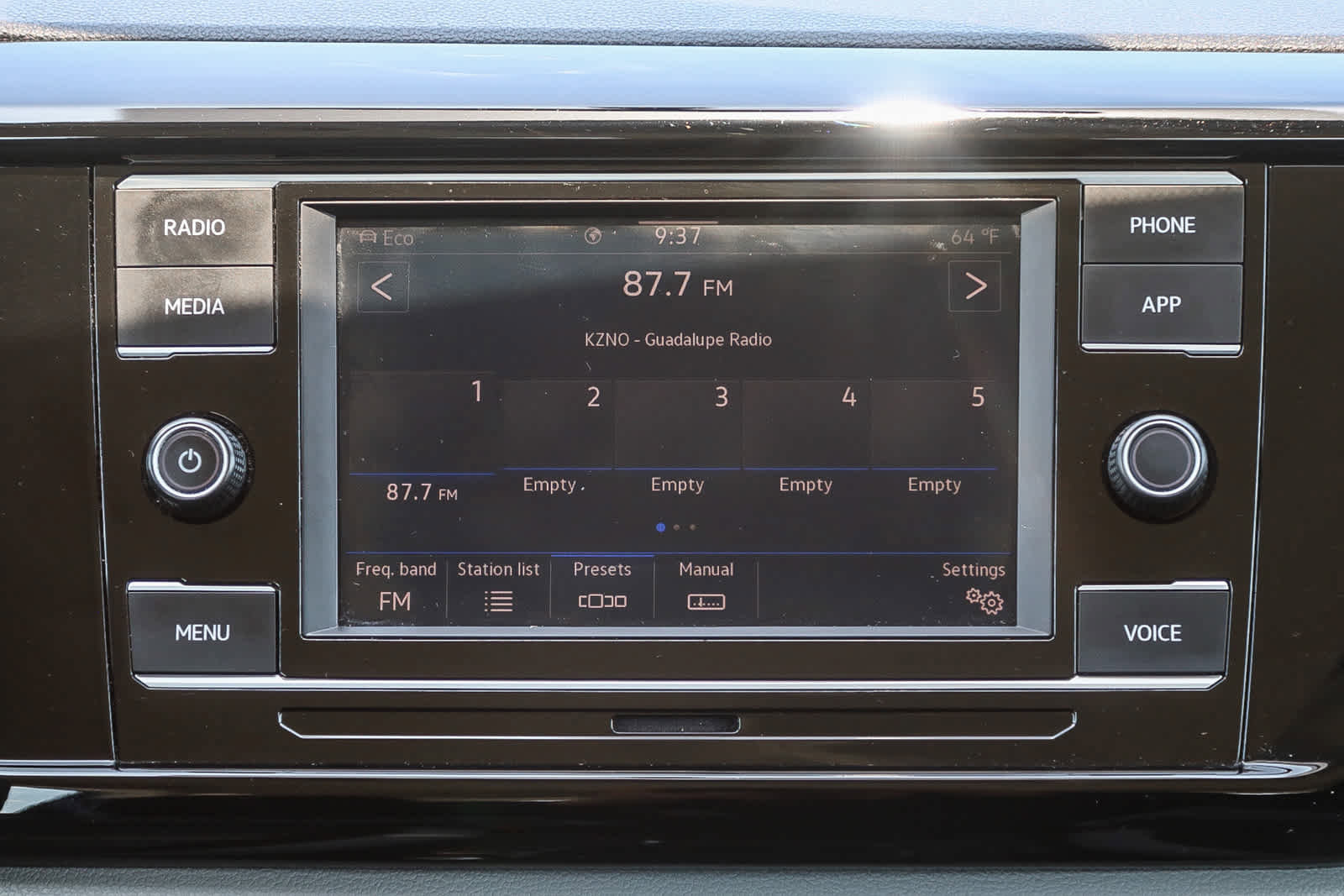 Used 2022 Volkswagen Taos S image 14