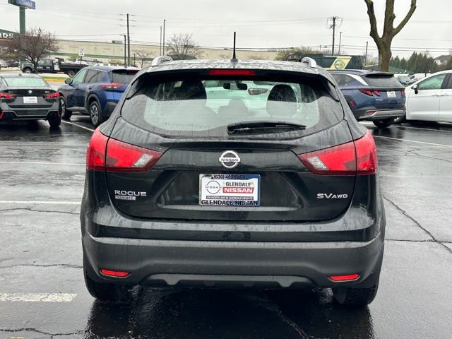 Used 2018 Nissan Rogue Sport SV AWD/4WD image 5