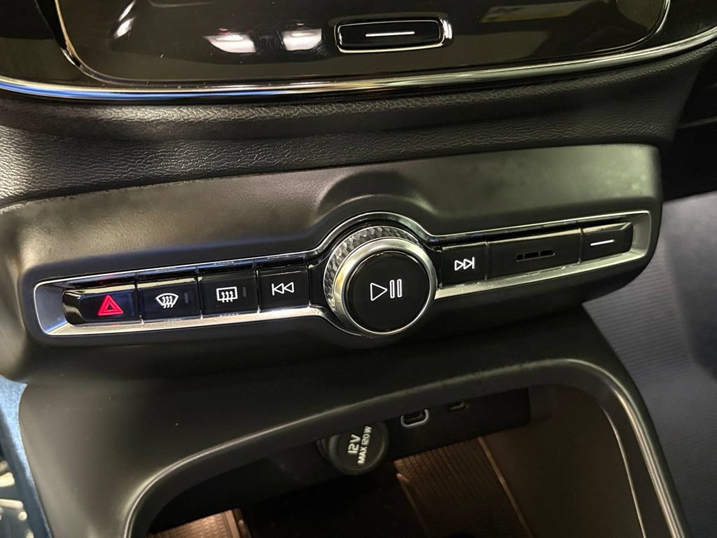 Used 2023 Volvo C40 P8 Recharge Plus AWD/4WD image 28