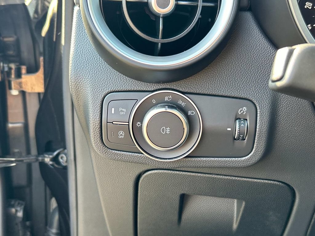 New 2025 Alfa Romeo Stelvio Sprint AWD/4WD image 26