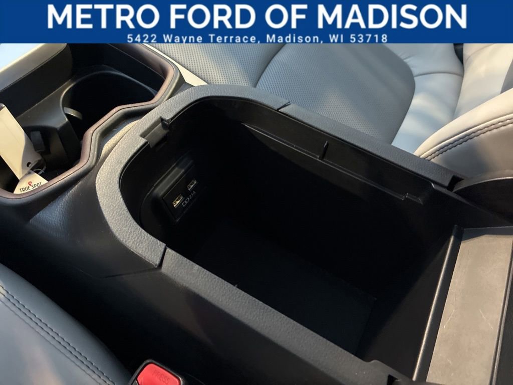 Used 2021 Toyota RAV4 Limited image 16