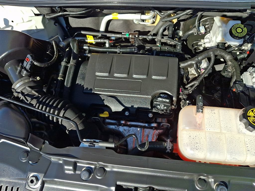 Certified 2021 Buick Encore Preferred AWD/4WD image 26