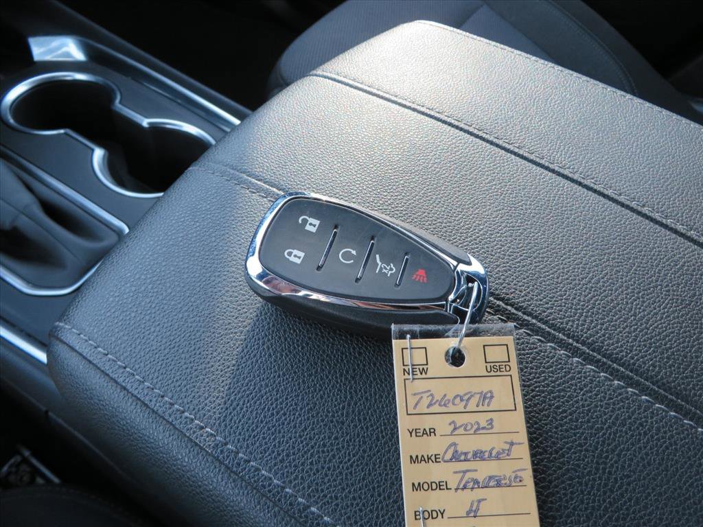 Used 2023 Chevrolet Traverse LT w/ Rear Camera Mirror Package image 34