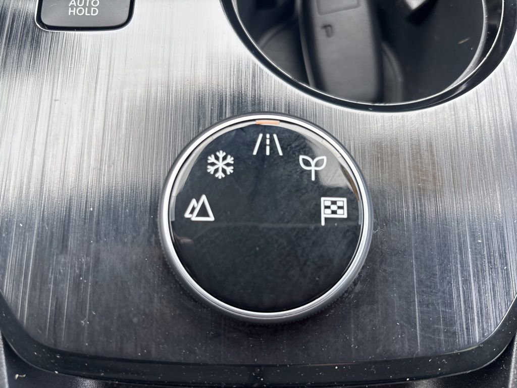 Used 2024 Nissan Rogue SV AWD/4WD image 26