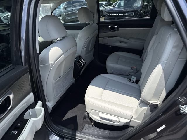 Used 2023 Kia Sorento SX Prestige w/ Panoramic Sunroof Package AWD/4WD image 17