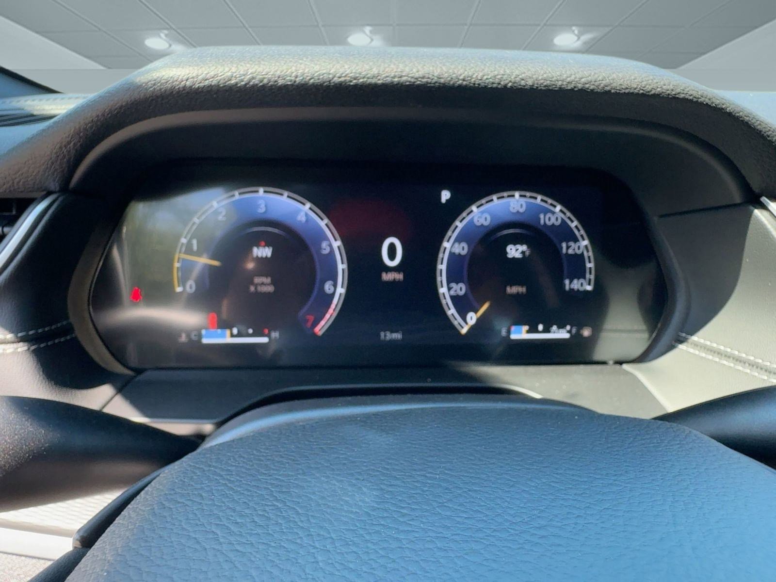 New 2025 Jeep Grand Cherokee Altitude image 18