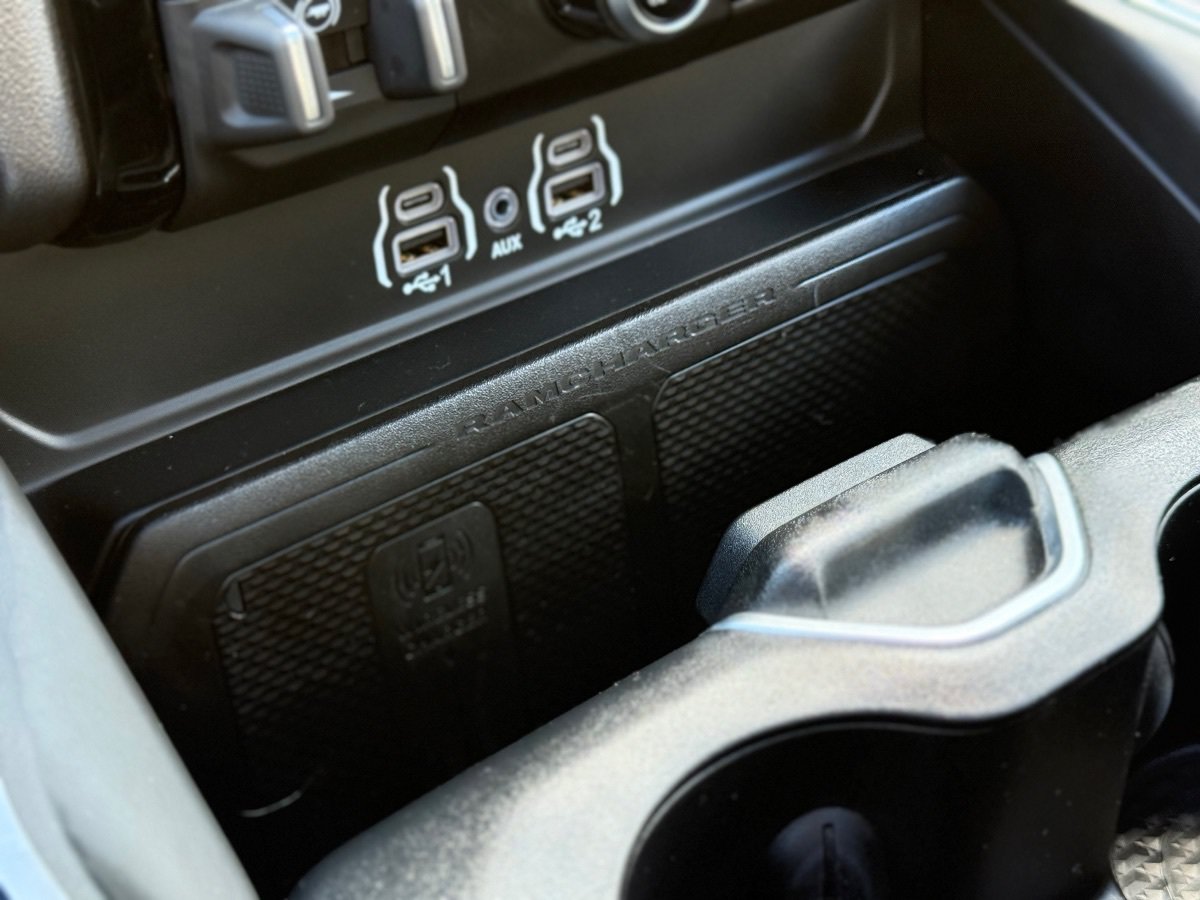 Used 2025 RAM 1500 Laramie w/ Sport Appearance Package AWD/4WD image 32
