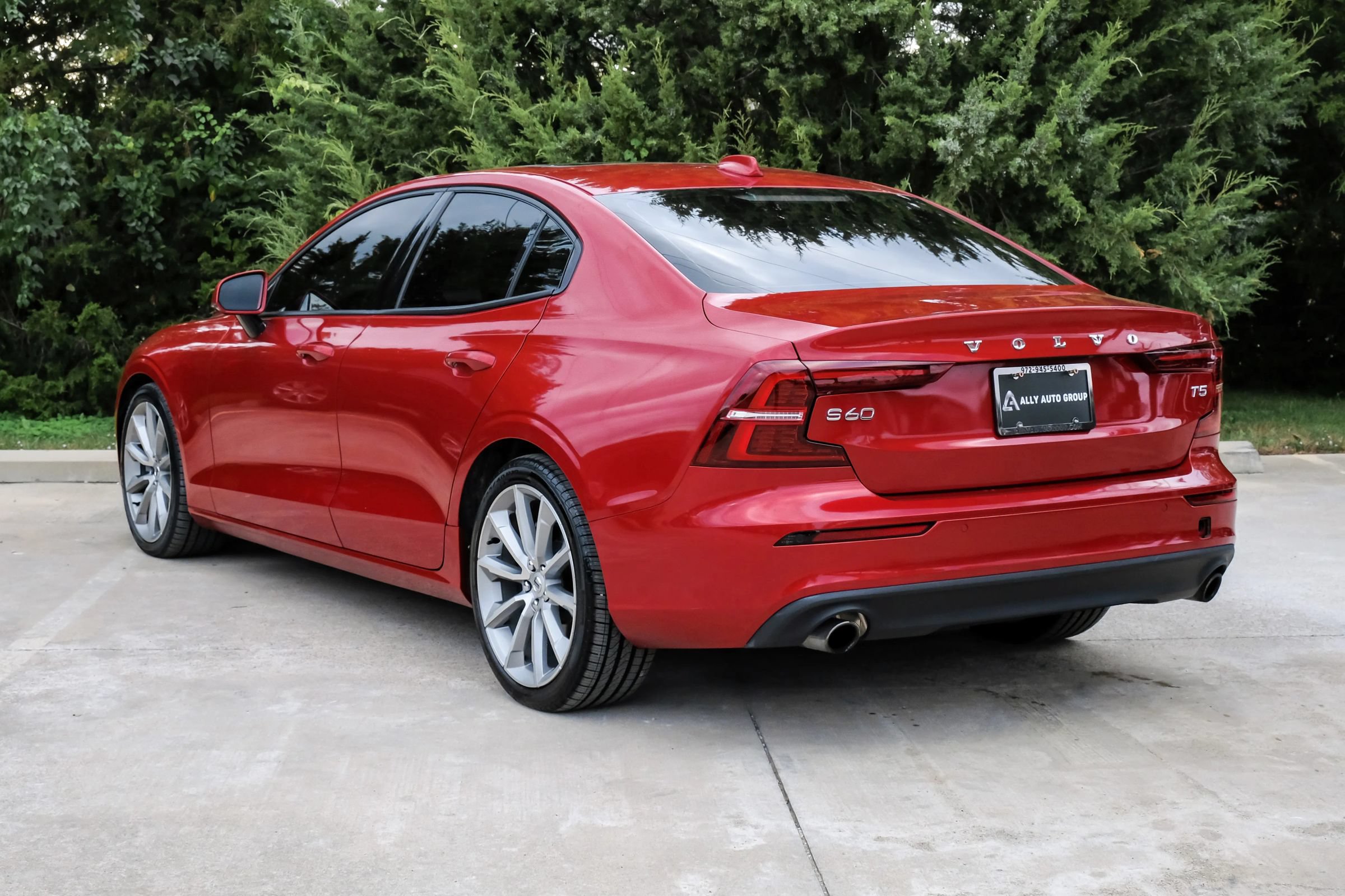 Used 2020 Volvo S60 T5 Momentum FWD image 11