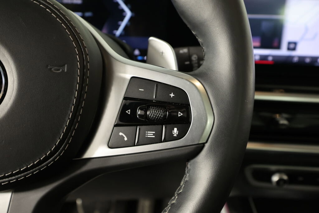 Used 2024 BMW X5 xDrive40i w/ M Sport Package image 33