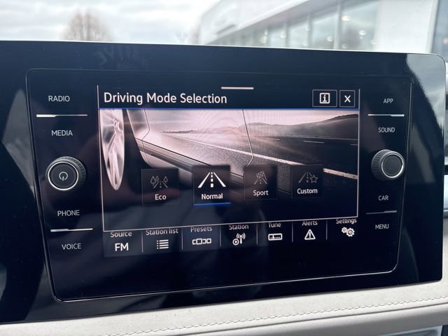 New 2026 Volkswagen Taos SE image 25