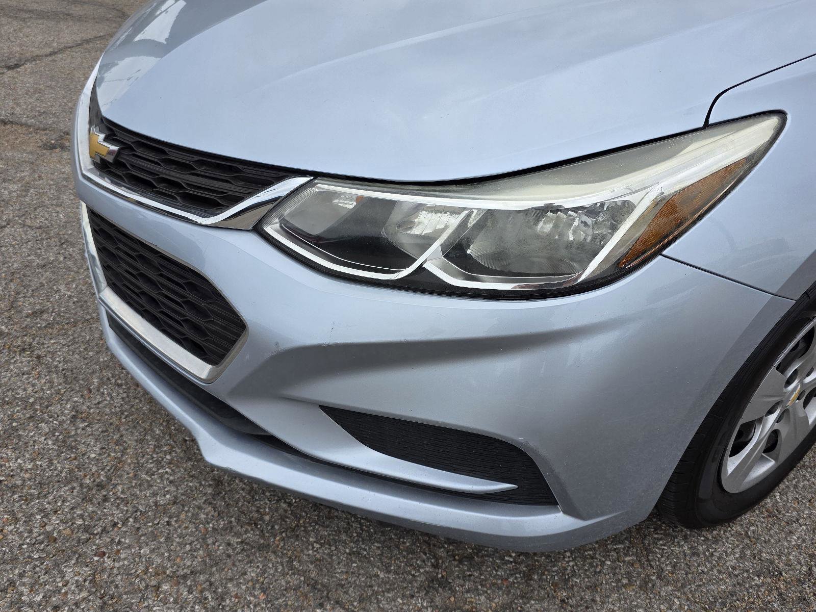 Used 2018 Chevrolet Cruze LS FWD image 30