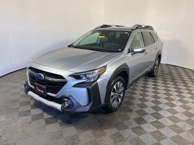 Used 2023 Subaru Outback Touring AWD/4WD image 3