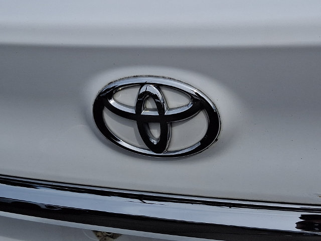 Used 2015 Toyota Camry LE FWD image 28