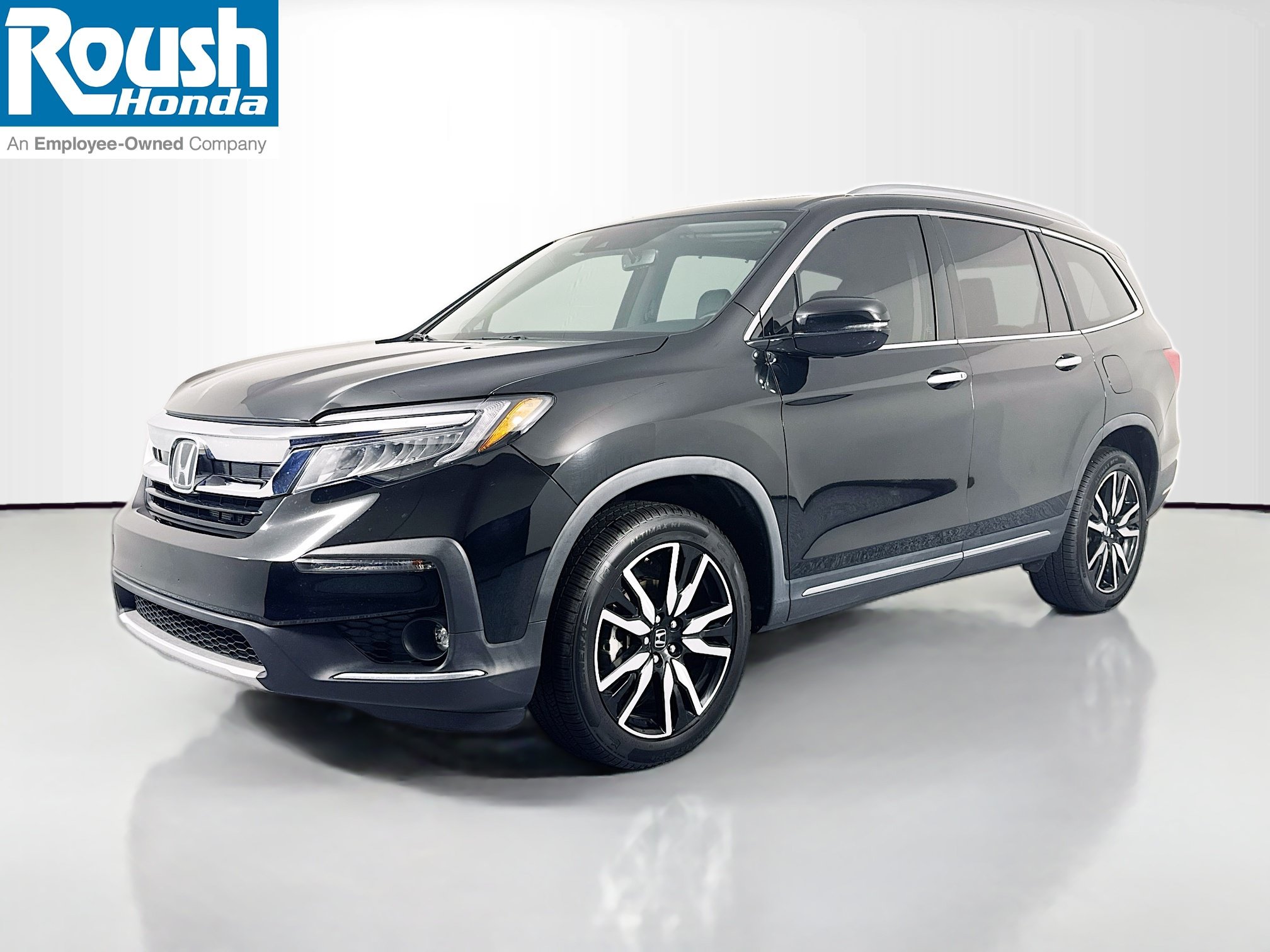 Used 2020 Honda Pilot Touring image 1