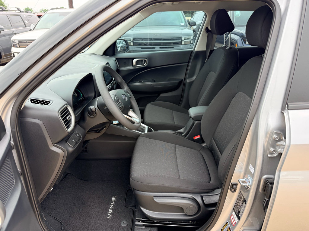 Used 2026 Hyundai Venue SE FWD image 10