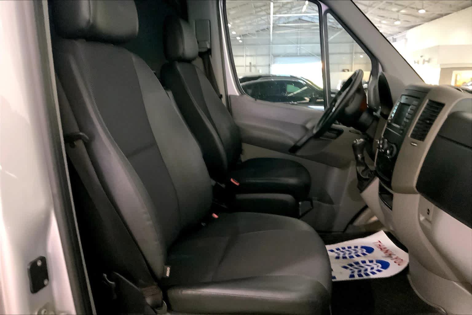 Used 2017 Mercedes-Benz Sprinter 2500 image 6