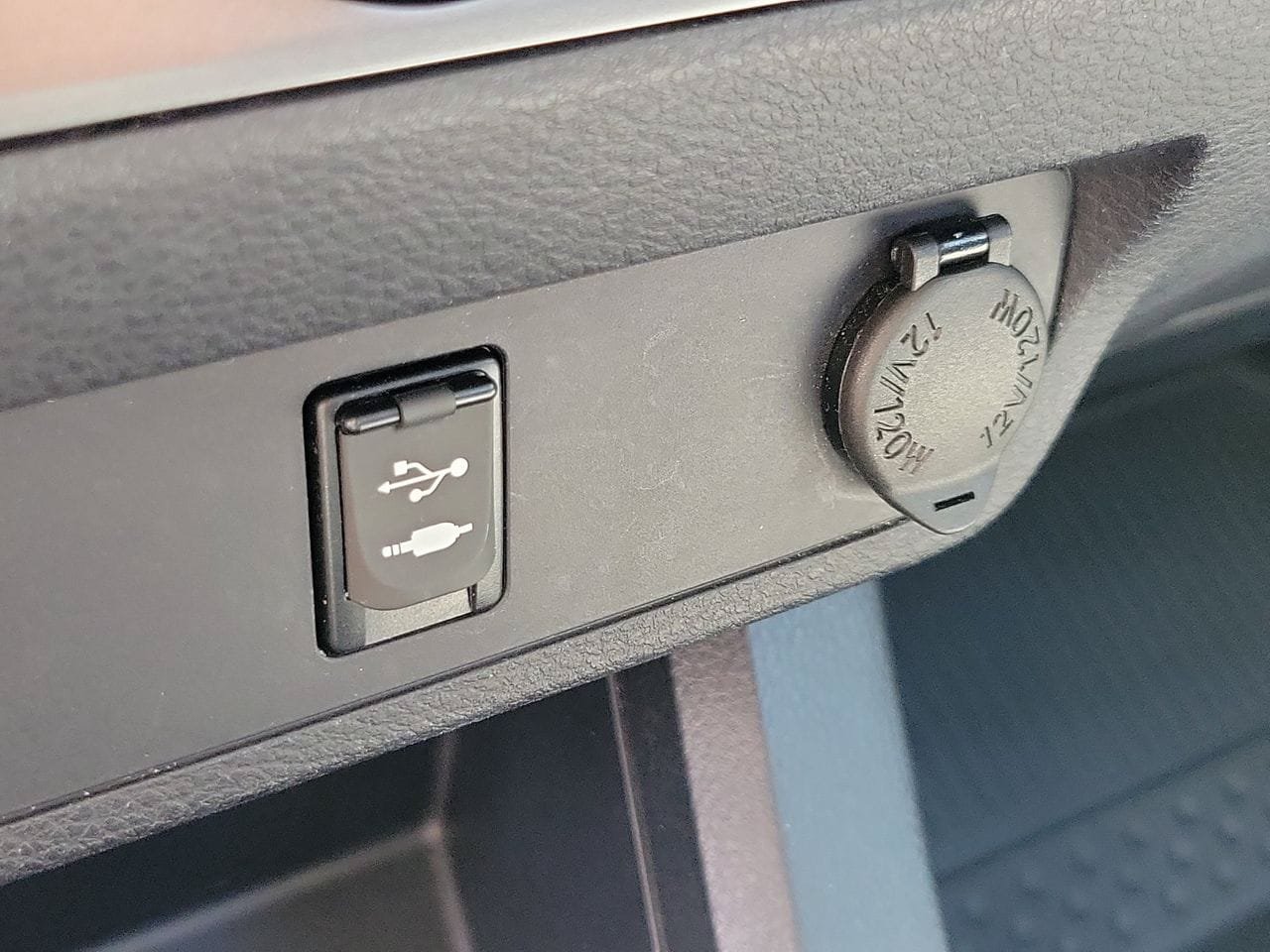 Used 2018 Toyota Tacoma SR RWD image 23