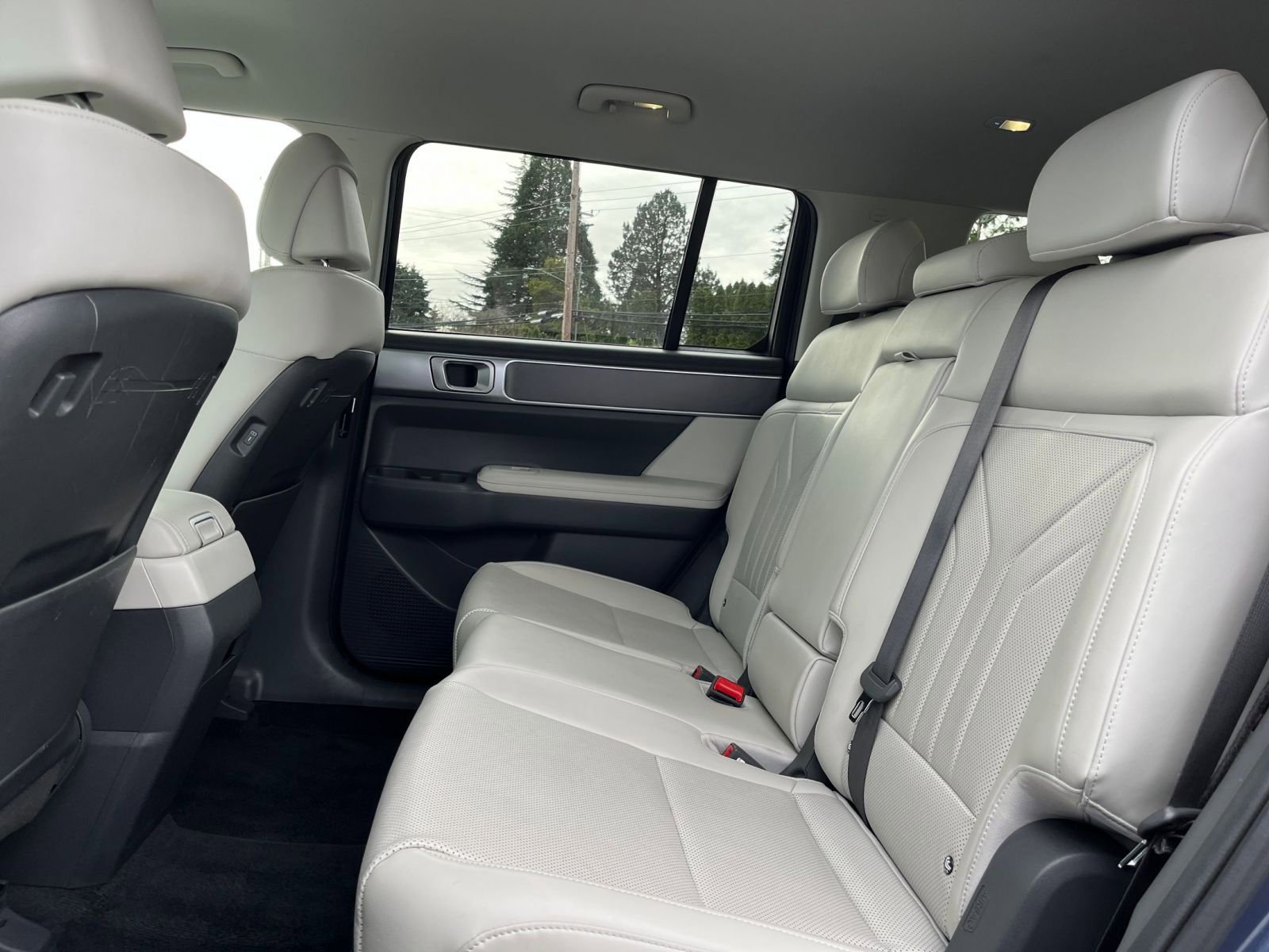 Used 2025 Hyundai Santa Fe SEL image 29