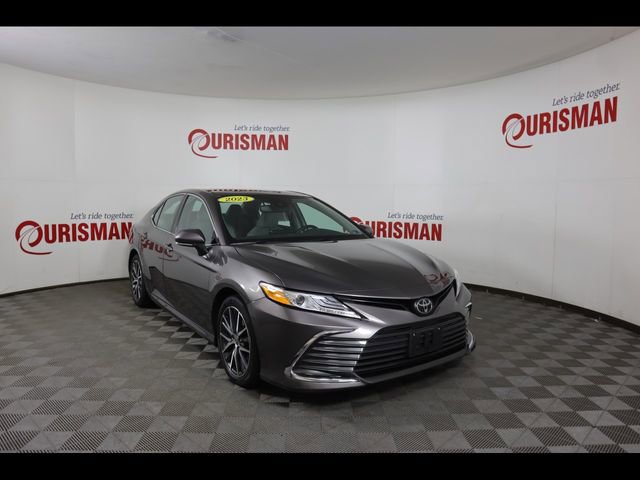 Used 2023 Toyota Camry XLE w/ Cold Weather Package image 13