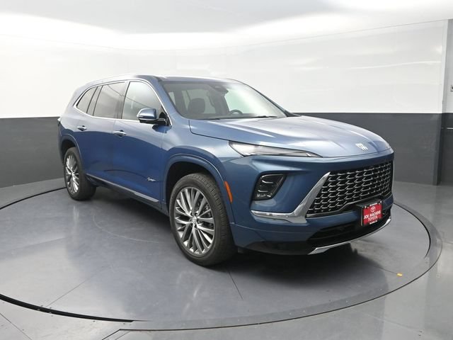 Used 2025 Buick Enclave Avenir AWD/4WD image 10