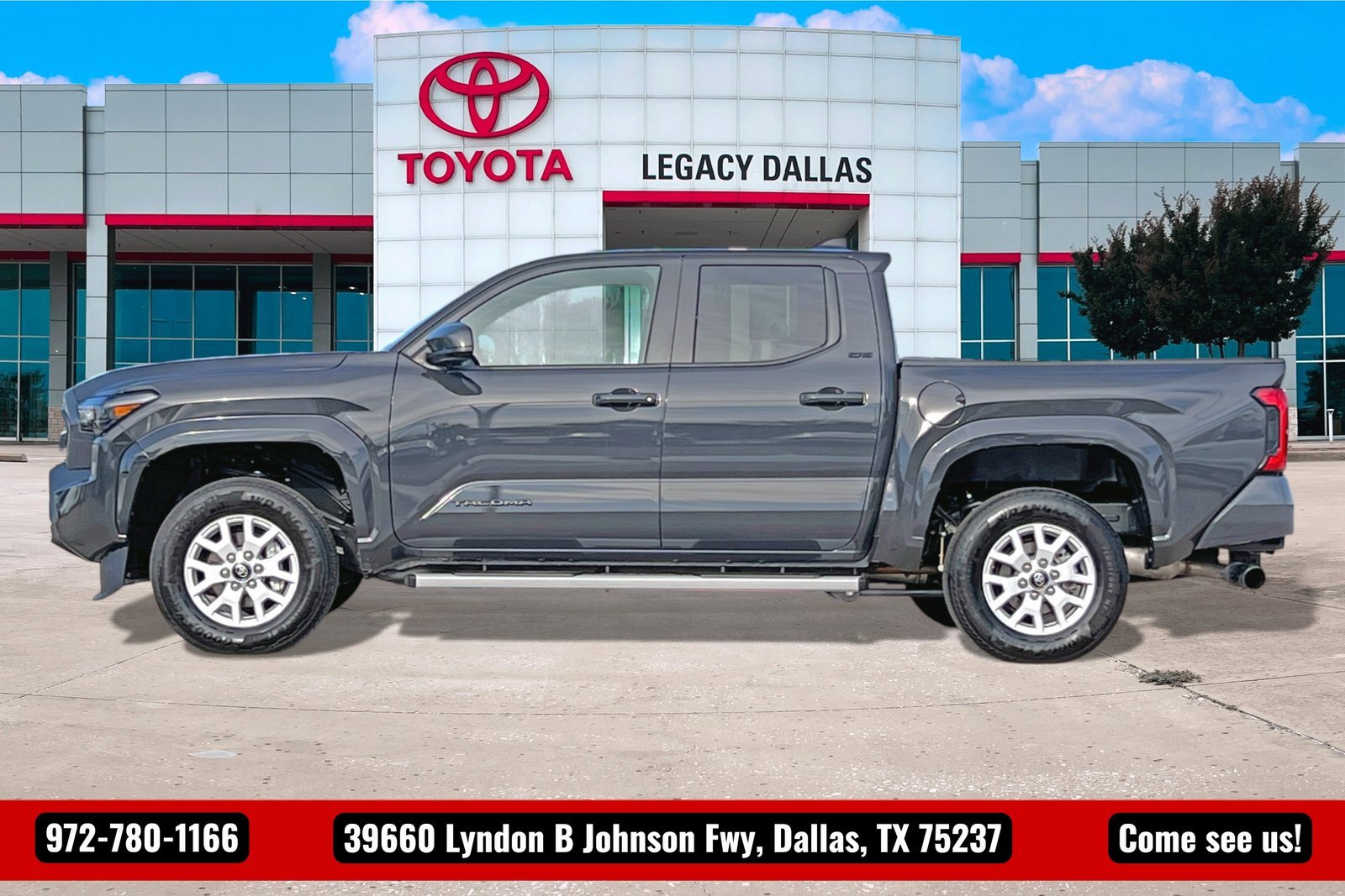 Used 2025 Toyota Tacoma SR5 image 7