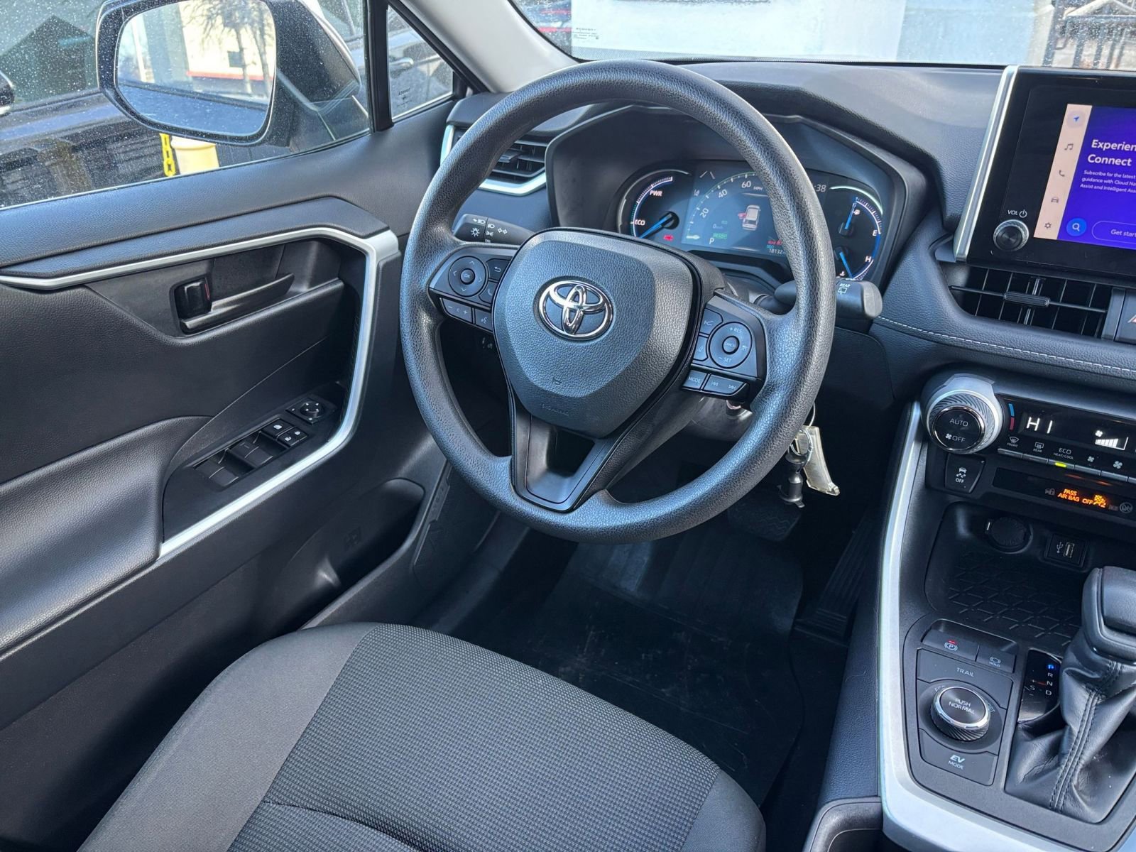 Used 2025 Toyota RAV4 LE image 30