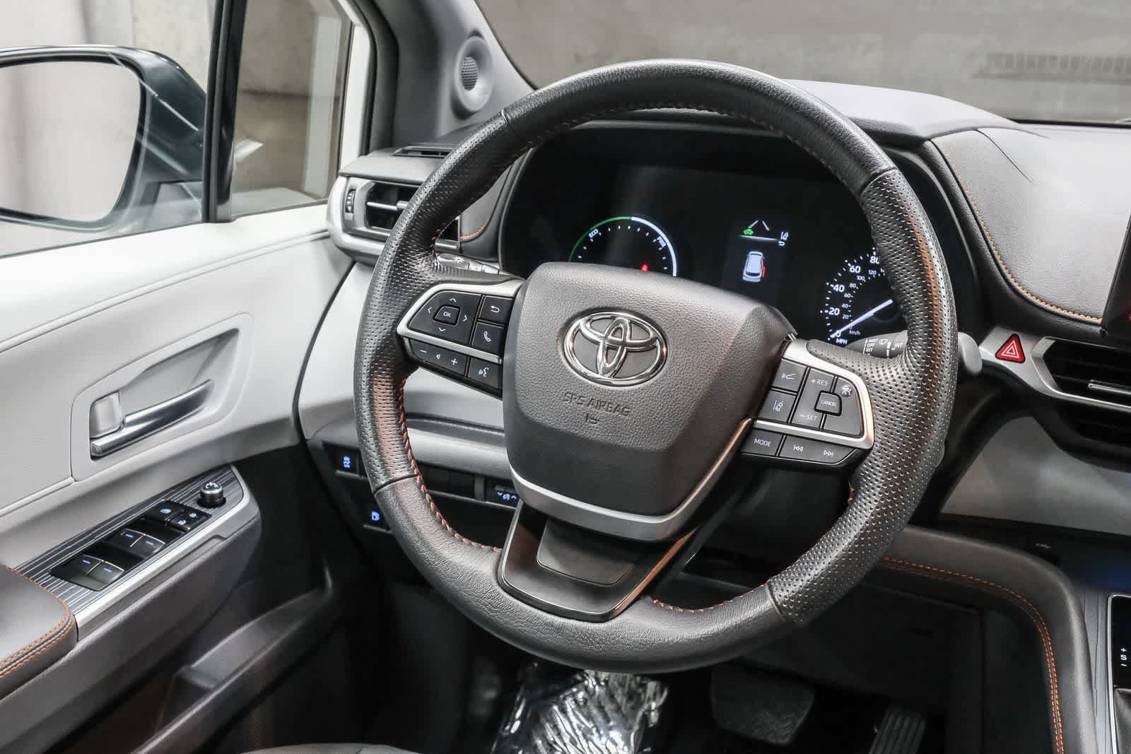 Used 2024 Toyota Sienna XSE w/ XSE Plus Package AWD/4WD image 16