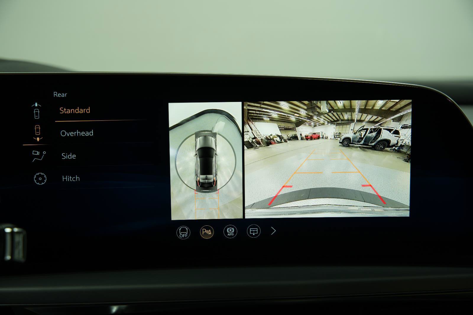 Used 2026 Cadillac Lyriq Signature Luxury w/ Nappa Leather Package AWD/4WD image 43
