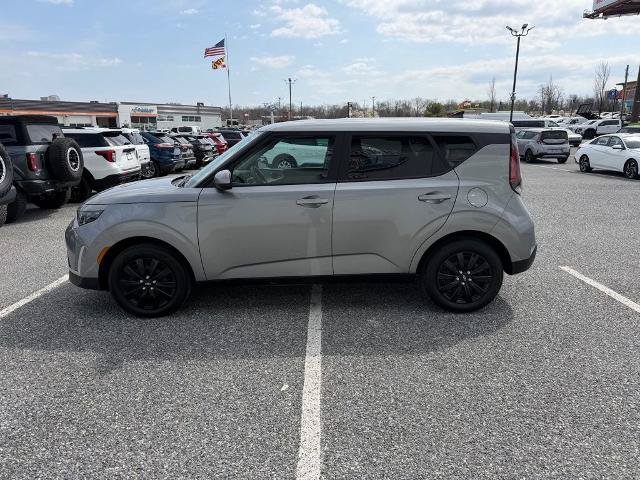 Used 2025 Kia Soul LX FWD image 5