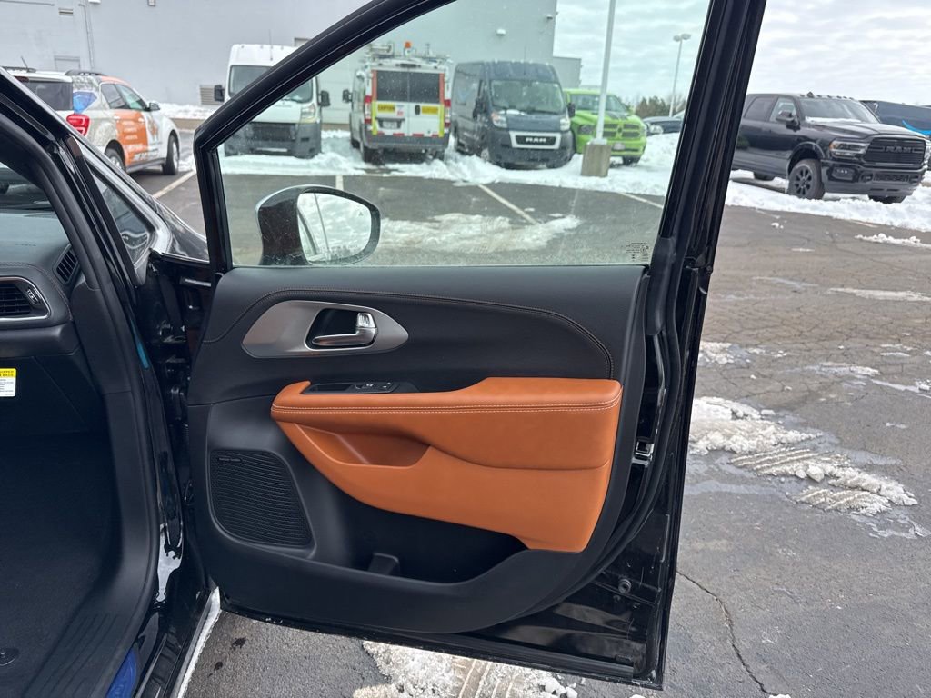 New 2026 Chrysler Pacifica Pinnacle image 60