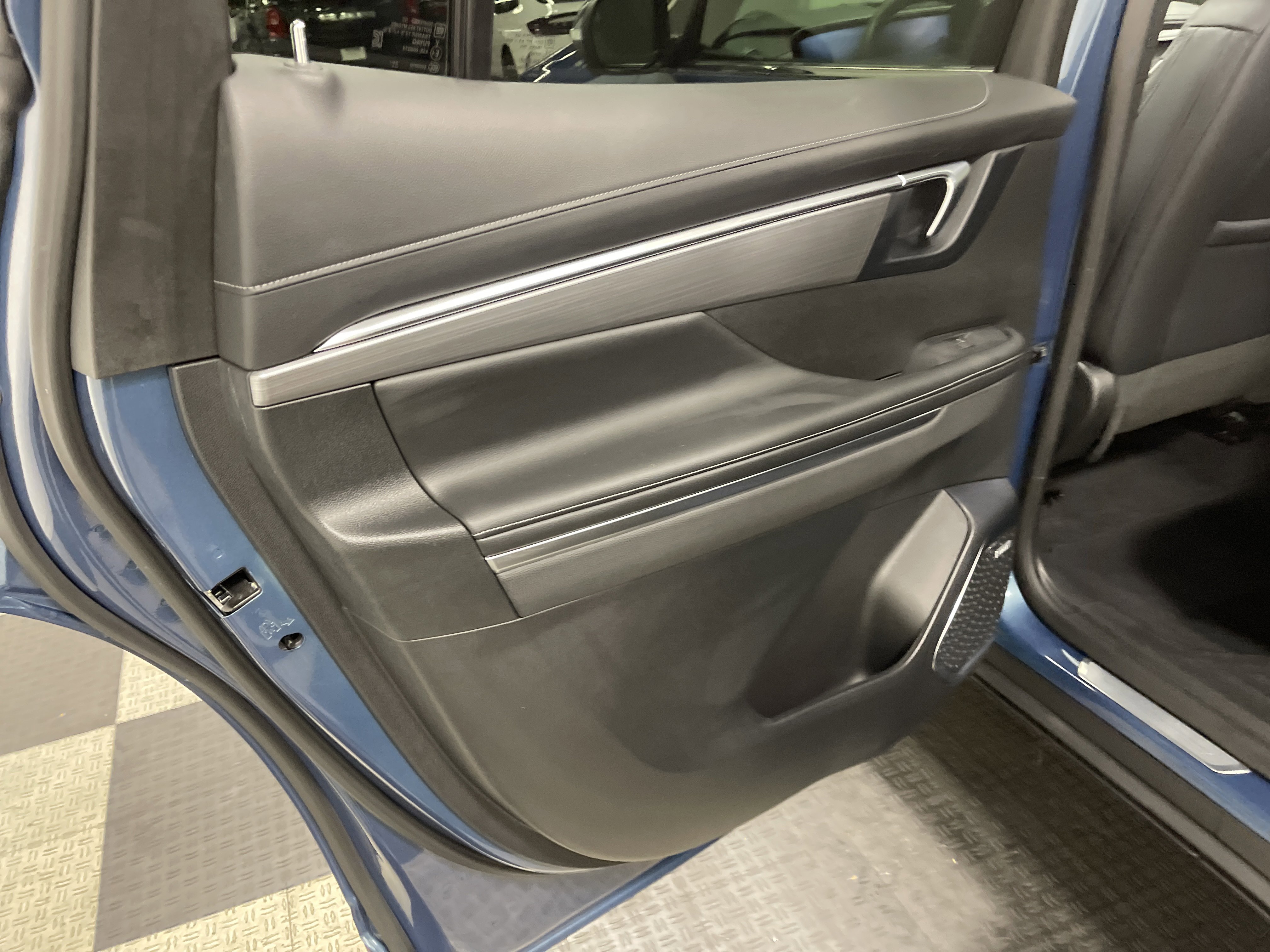 Used 2025 Buick Enclave Preferred image 15