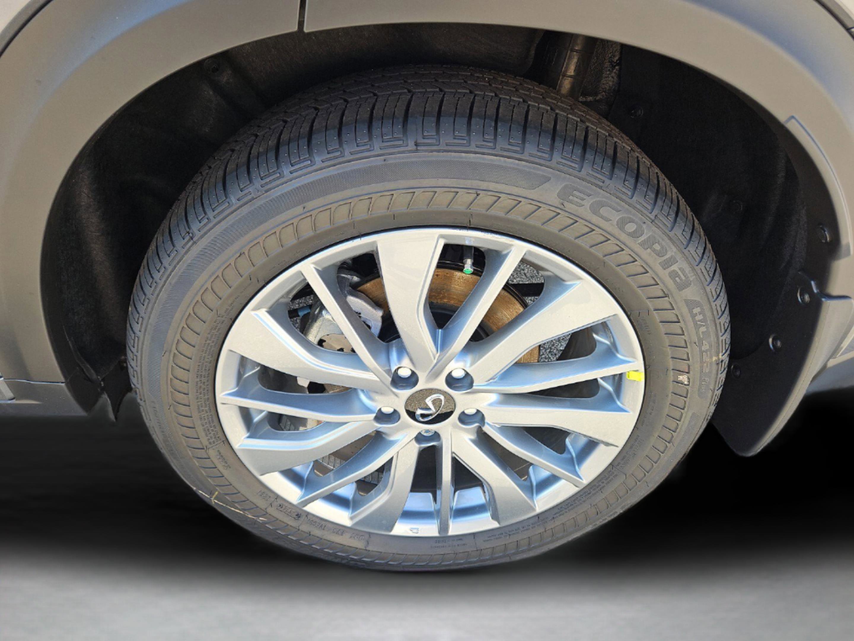 Certified 2025 INFINITI QX50 Luxe AWD/4WD image 23