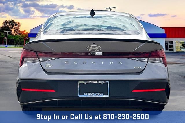 New 2025 Hyundai Elantra SEL image 4