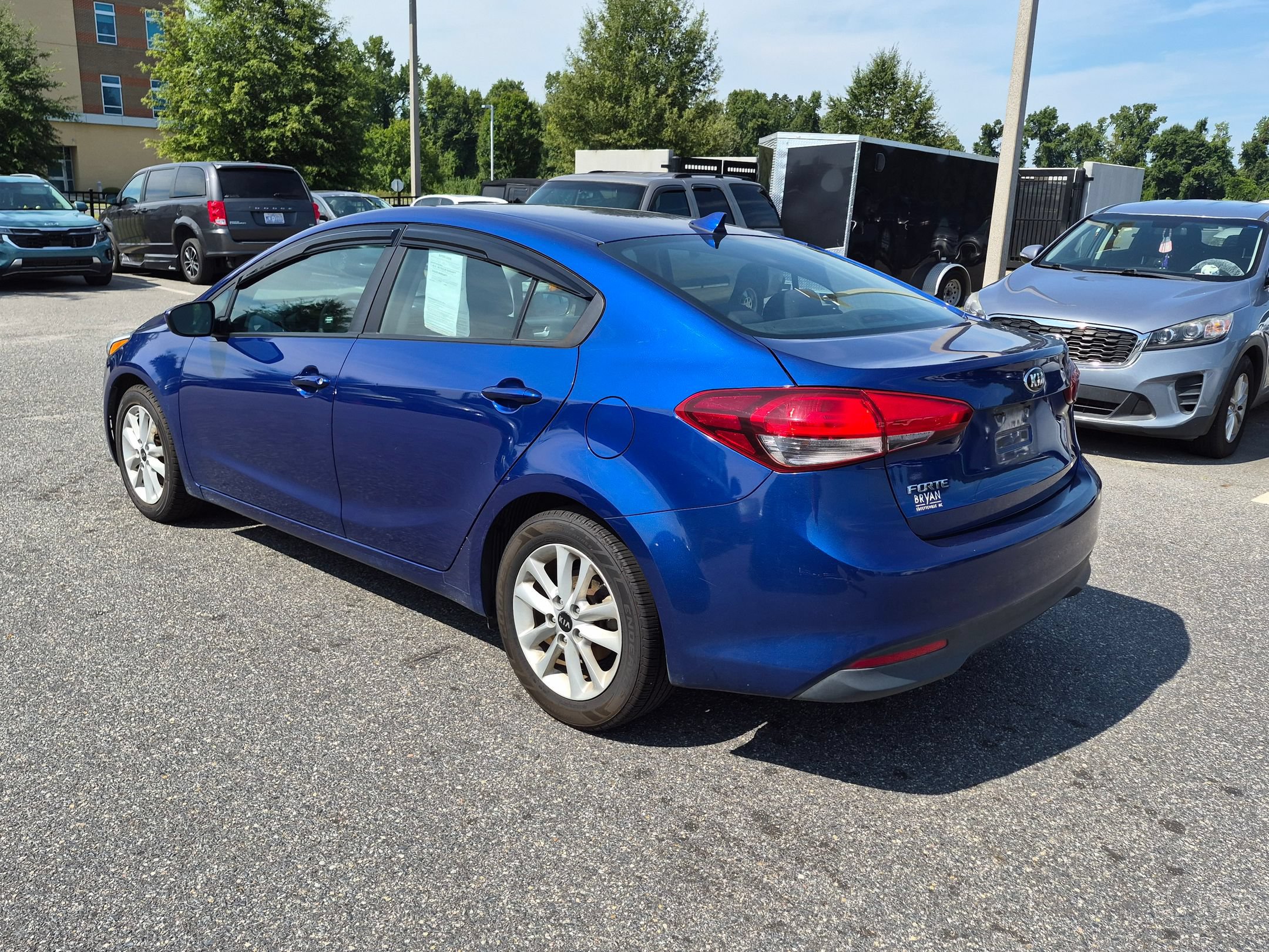 Used 2017 Kia Forte LX w/ LX Popular Package FWD image 5