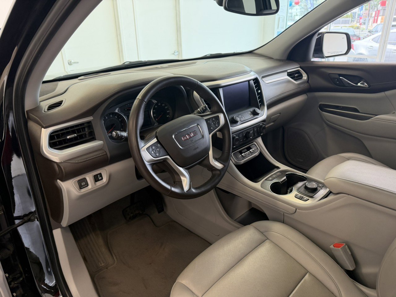 Used 2023 GMC Acadia SLT image 21