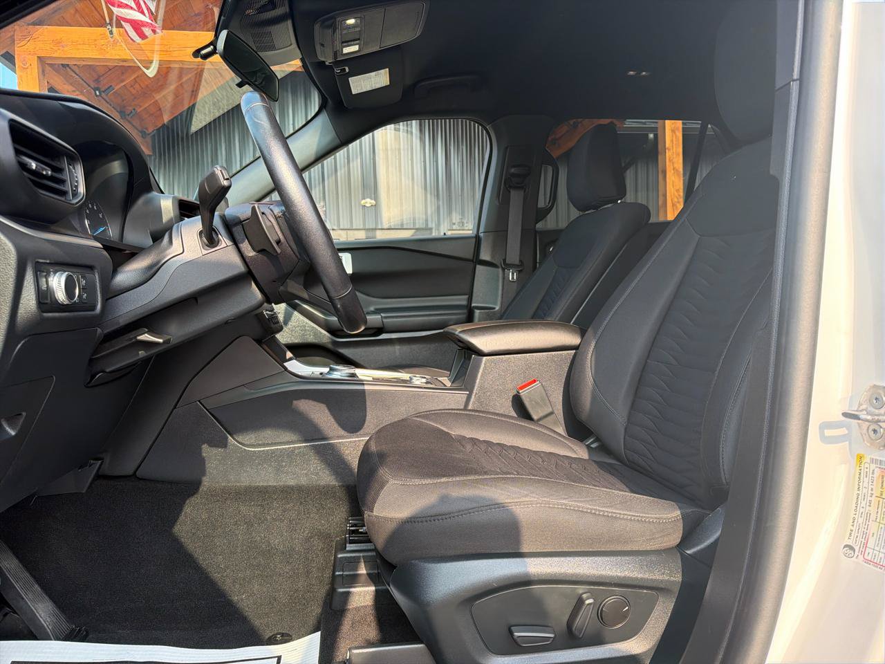 Used 2020 Ford Explorer XLT AWD/4WD image 9