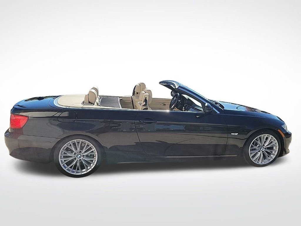 Used 2011 BMW 335i Convertible image 14