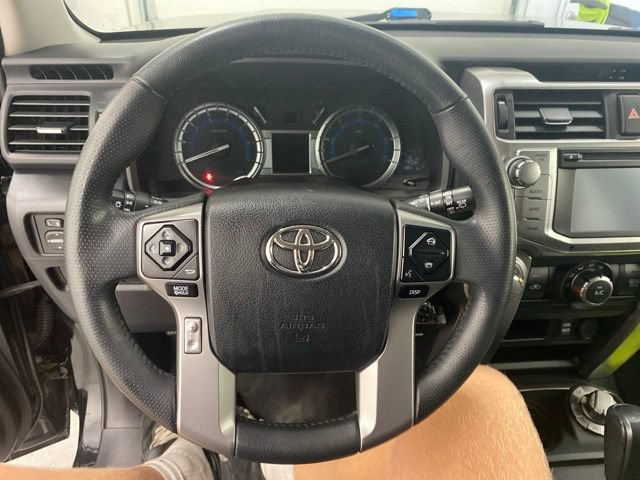 Used 2019 Toyota 4Runner SR5 AWD/4WD image 9