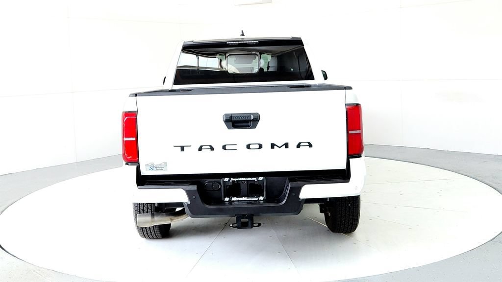 Used 2025 Toyota Tacoma SR5 AWD/4WD image 5